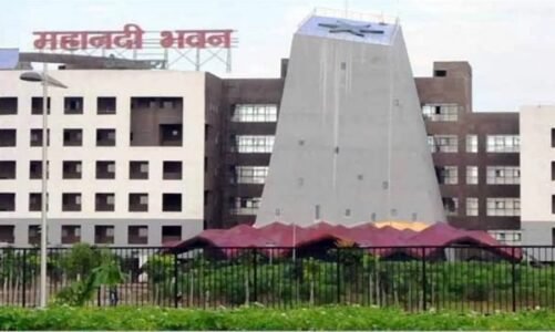 छत्तीसगढ़ में सबसे बड़ी प्रशासनिक सर्जरी का मामला पहुंचा पीएमओ, मनमानी का आरोप