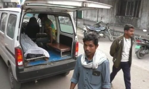 जिला अस्पताल बना अवैध उगाही का अड्डा…पोस्टमॉर्टम के बाद शव के बदले मांगे 2000…जानें क्या है पूरा मामला