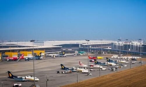 दिल्ली के IGI एयरपोर्ट पर विमान में बम होने की कॉल से मचा हड़कंप