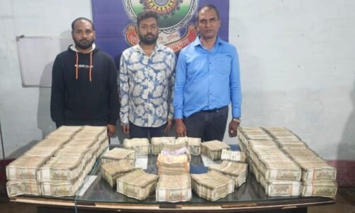 BREAKING: लोकसभा चुनाव से पहले दुर्ग पुलिस की बड़ी कार्रवाई: दो कार से 2 करोड़ 64 लाख कैश जब्त, 3 गिरफ्तार