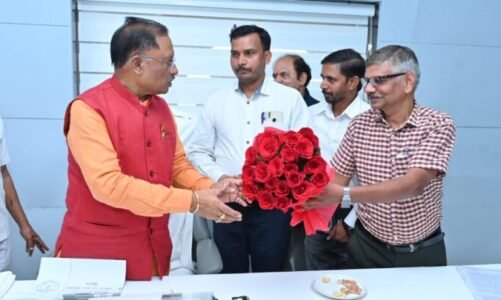 नियमितीकरण सहित विभिन्न मांगो को लेकर मुख्यमंत्री से मिले अनियमित कर्मचारी मोर्चा के पदाधिकारी