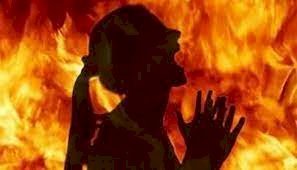 टीचर की लव स्टोरी का खौफनाक अंत…जिंदा जल गई महिला, पति फरार, पढ़िए दिल-दहला देने वाली प्रेम कहानी..