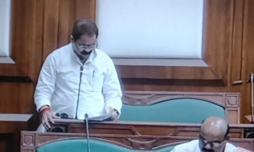 विधानसभा में विधायक इन्द्र साव लोक स्वास्थ्य मंत्री से स्वास्थ्य विभाग द्वारा संचालित जनकल्याणकारी योजनाओं के बारे में मांगी जानकारी