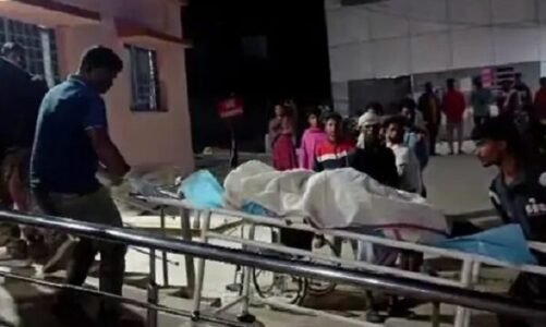 छत्तीसगढ़ – ट्रक-पिकअप की टक्कर में 4 लोगों की मौत, 10 घायल, 5 की हालत गंभीर