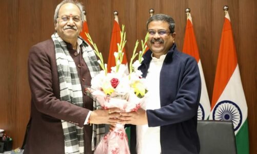 धर्मेंद्र प्रधान से बृजमोहन ने की सभी जिलों में नवोदय-केंद्रीय विद्यालय की मांग