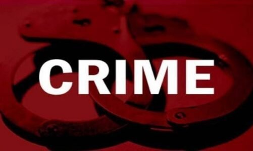 एक महीने पुरानी लाश मिलने से इलाके में फैली सनसनी…मामले की जांच में जुटी पुलिस…