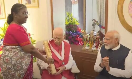 राष्ट्रपति द्रौपदी मुर्मू ने लालकृष्ण आडवाणी के घर जाकर उन्हें भारत रत्न से किया सम्मानित…PM मोदी समेत ये नेता रहे मौजूद