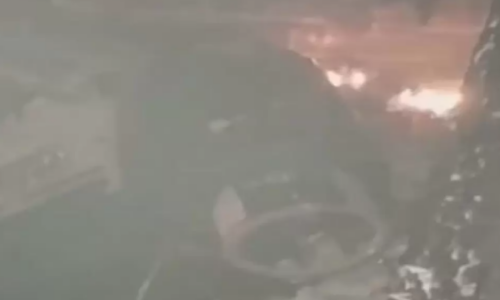 चाय बनाते वक्त फटा गैस सिलेंडर, महिला झुलसी,