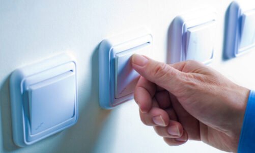 क्या आप बिजली के बिल बढ़ने से परेशान हैं? इन टिप्स को करें फॉलो…बिल होगा आधा