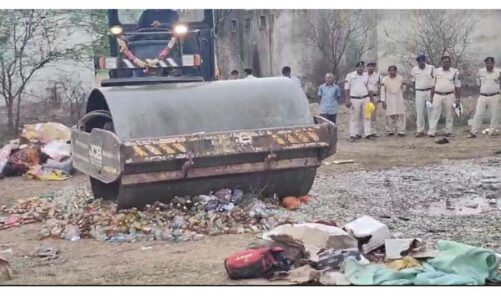 BREAKING: अवैध शराब के खिलाफ पुलिस की बड़ी कार्रवाई…11 हजार लीटर से ज्यादा शराब पर चला बुलडोजर