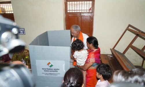 CG Lok Sabha Election : रायपुर भाजपा प्रत्याशी बृजमोहन अग्रवाल ने पूरे परिवार के साथ किया मतदान