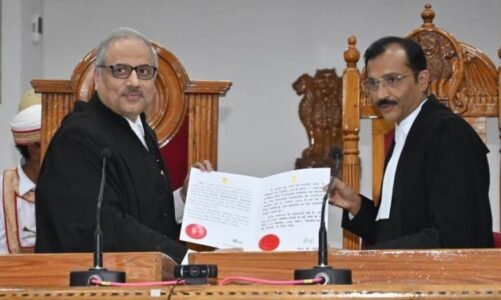 मुख्य न्यायाधीश रमेश सिन्हा ने एक स्थायी जज और दो एडिशनल जज को दिलाई शपथ