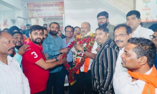 लोकसभा प्रत्याशी बृजमोहन अग्रवाल को कार्यकर्ताओ ने अग्रीम जीत की दी बधाई रायपुर में जश्न का माहौल, जमकर हुई आतिशबाजी