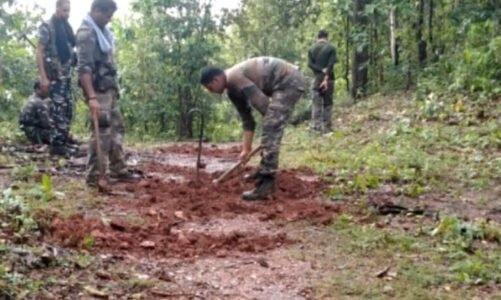 नक्सली साजिश नाकाम, सर्चिंग के दौरान सुरक्षा बलों ने किया IED बम डिफ्यूज..