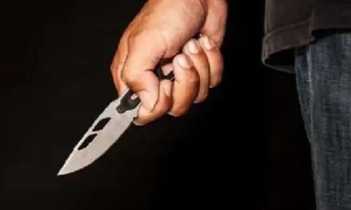 2 सगे भाइयों ने अपने फूफा के लड़के पर किया चाकू से हमला, जानिये क्या है पूरा मामला ?