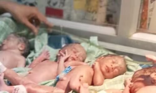 CG NEWS : महिला ने रचा इतिहास…एक साथ 4 बच्चों को दिया जन्म, खूब हो रही चर्चा