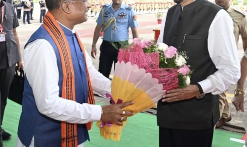 BREAKING : छत्तीसगढ़ के नवनियुक्त राज्यपाल रमेन डेका पहुंचे रायपुर, सीएम साय ने किया स्वागत