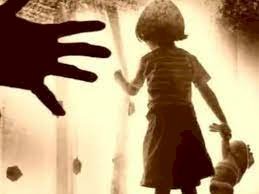 CG – हैवान बाप का घिनौना पाप : कलयुगी पिता ने नाबालिग बेटी को बनाया हवस का शिकार, मां ने उठाया ये खौफनाक कदम, फिर जो हुआ…..