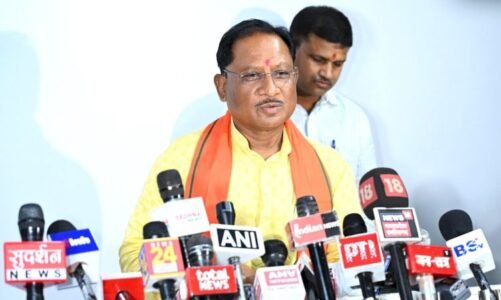 केबिनेट विस्तार को लेकर मुख्यमंत्री विष्णुदेव साय ने जारी किया बयान, पत्रकारों को मुस्कुराते हुए दिया जवाब, जानिए क्या कहा