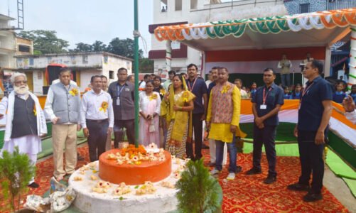 कौशल्या साय ने सीएम कैम्प कार्यालय बगीया में फहराया तिरंगा