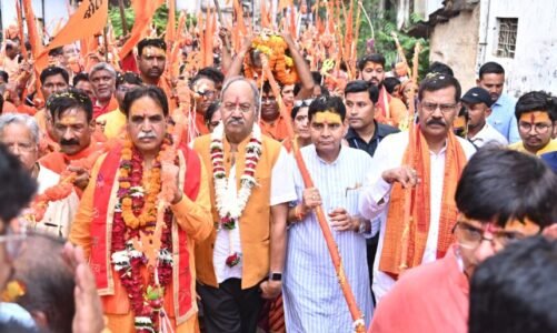 विशाल कांवड़ यात्रा कार्यक्रम में हुए शामिल हुए सांसद बृजमोहन अग्रवाल