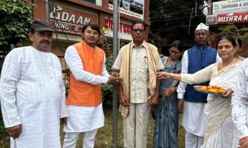 “मराठा युवा समाज द्वारा स्वतंत्रता दिवस पर समाज के पुलिसकर्मियों का सम्मान किया”