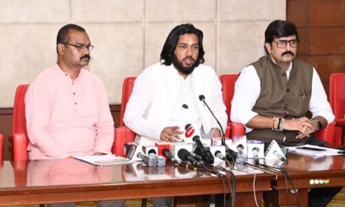 देवेंद्र यादव ने सफेद झंडा पैर के पास रखकर समाज की भावनाओं का अपमान किया: गुरु खुशवंत