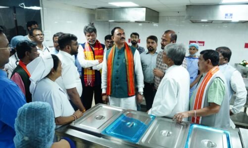 मेडिकल अस्पताल और महारानी जिला अस्पताल का स्वास्थ्य मंत्री ने किया औचक निरीक्षण