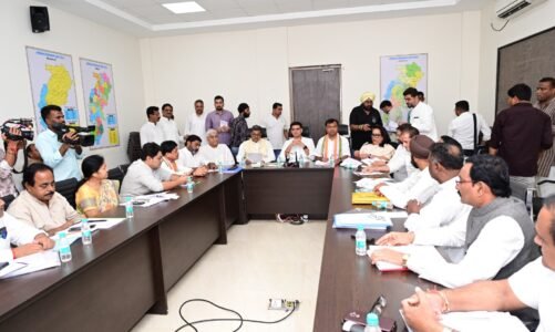 कांग्रेस की दो महत्वपूर्ण बैठके संपन्न