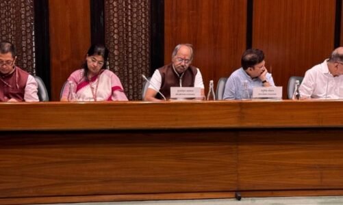 नई दिल्ली में आयोजित प्राक्कलन समिति की बैठक में शामिल हुए सांसद बृजमोहन अग्रवाल