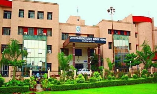 CG  : सिम्स में पर्ची कटवाने के दौरान मरीज के मौत, परिजनों में आक्रोश