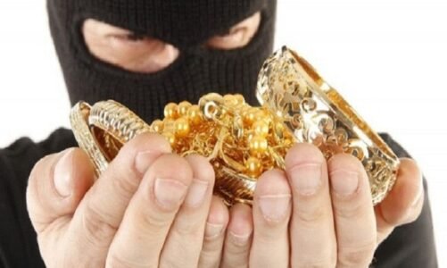 CRIME : भाजपा नेत्री के घर लाखों की चोरी, 16 लाख के ज्वेलरी समेत नगदी पार