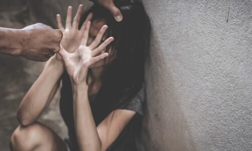 CRIME : नाबालिग लड़की को बहला फुसलाकर भगा ले गया, फिर किया दुष्कर्म