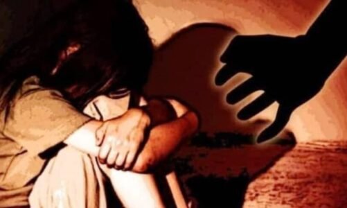 CRIME NEWS : 7 साल की बच्ची से दुष्कर्म, आरोपी की तलाश जारी
