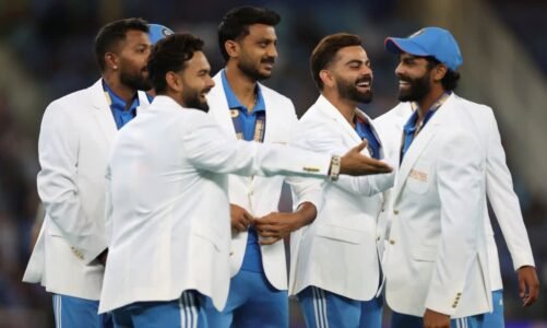 IND vs NZ: फाइनल के बाद टीम इंडिया के खिलाड़ियों को क्यों पहनाए गए व्हाइट ब्लेजर, जानें वजह