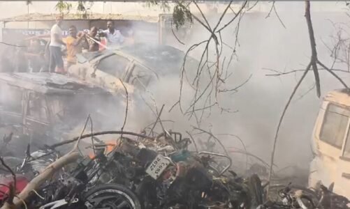 Breaking : कोतवाली थाना परिसर में भीषण आग, जब्त गाड़ियां जलकर खाक