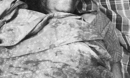 कुत्ता खरीदने मांगा पैसा, नहीं देने पर मां और पत्नी पर प्राणघात हमला, मां की मौत!