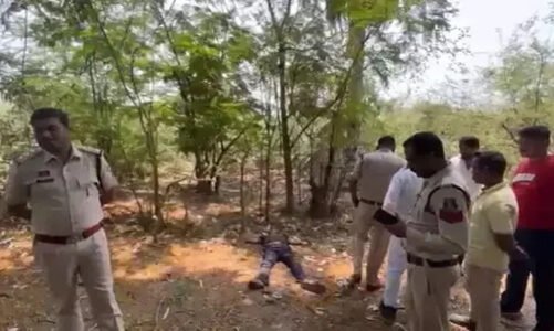 नगर निगम मुख्यालय के पीछे मिली युवक की लाश, मचा हड़कंप, हत्या या फिर….जांच में जुटी पुलिस…