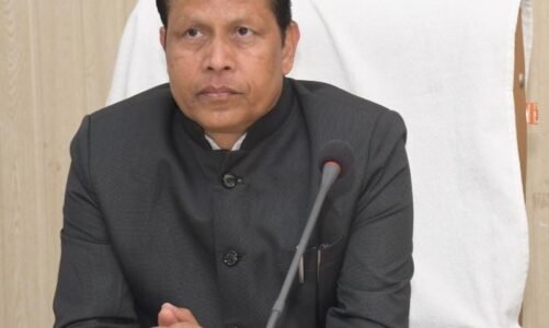 कलेक्टर धर्मेश कुमार साहू ने जनता से आवेदन को समाधान पेटी में जमा करने की अपील