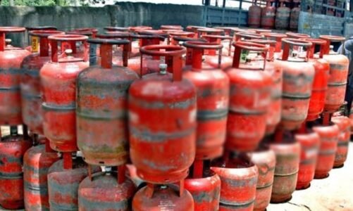घरेलू गैस सिलेंडर 50 रुपए हुआ महंगा, उज्जवला योजना वाले भी प्रभावित, जानें नए रेट