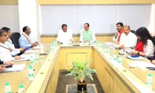 BREAKING : CM साय और केंद्रीय मंत्री शिवराज कर रहें हैं पंचायत, ग्रामीण विकास एवं कृषि विभाग के कार्यों की समीक्षा