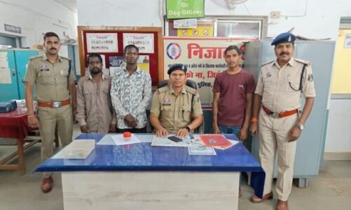 शराब दुकान के पास गाली गलौज कर युवक को चाकू मारने वाले तीन आरोपी गिरफ्तार