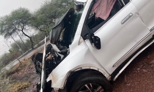 CG – नगर पालिका अध्यक्ष की कार हुई दर्दनाक हादसे की शिकार, ड्राइवर की मौके पर मौत, कार के उड़े परखच्चे..…