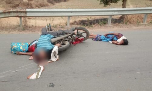 दिल दहला देने वाला हादसा : तेज रफ्तार कार और बाइक में हुई जोरदार भिड़ंत, पत्नी के आंखों के सामने पति ने तोड़ा दम…..