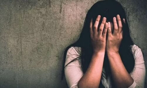 सरपंच की शर्मनाक हरकत : महिला से की ये घटिया डिमांड, बोला -मुझे पैसा नही कुछ और चाहिए, फिर जो हुआ….