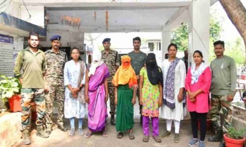 36 लाख के 5 इनामी नक्सली गिरफ्तार, बड़ी मात्रा में हथियार समेत दैनिक उपयोग की सामग्री जब्त