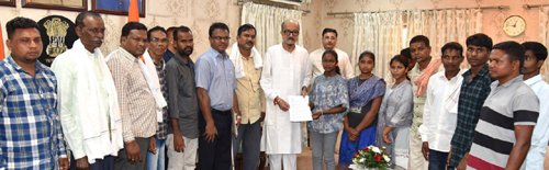 नक्सल प्रभावितों को हर संभव सहायता दी जाएगी – डेका