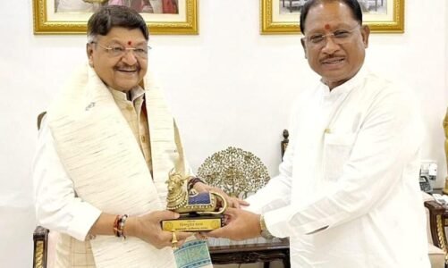 CM विष्णुदेव साय से मध्यप्रदेश के शहरी विकास मंत्री कैलाश विजयवर्गीय की मुलाकात : राज्य और क्षेत्रीय विकास के मुद्दों पर हुई अहम बातचीत