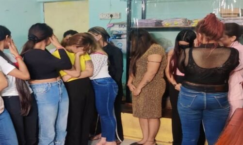 राजधानी के दो होटलों में पुलिस की रेड, पश्चिम बंगाल, उड़ीसा और छत्तीसगढ़ की 11 युवतियों समेत इतने पुरुष गिरफ्तार…