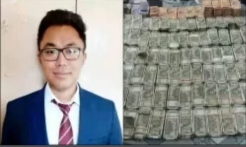 बड़ा प्रशासनिक घोटाला, IAS अफ़सर धीमन चकमा रिश्वत लेते रंगे हाथ गिरफ्तार, घर से ₹47 लाख कैश बरामद